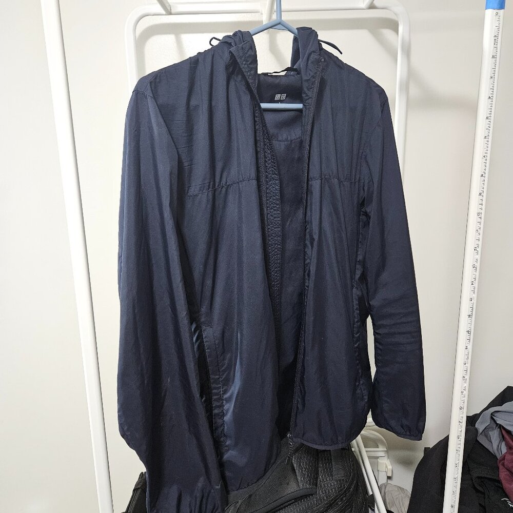 Uniqlo POCKETABLE UV PROTECTION PARKA - Navy Blue - Small